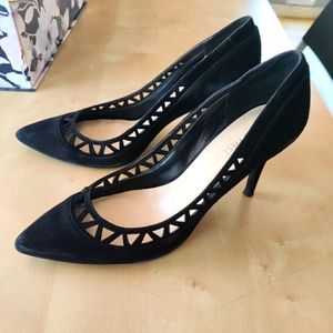Nine West 11M black suede heels